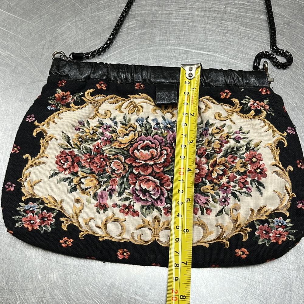 Gorgeous Vintage Handbag - Picture 8 of 9